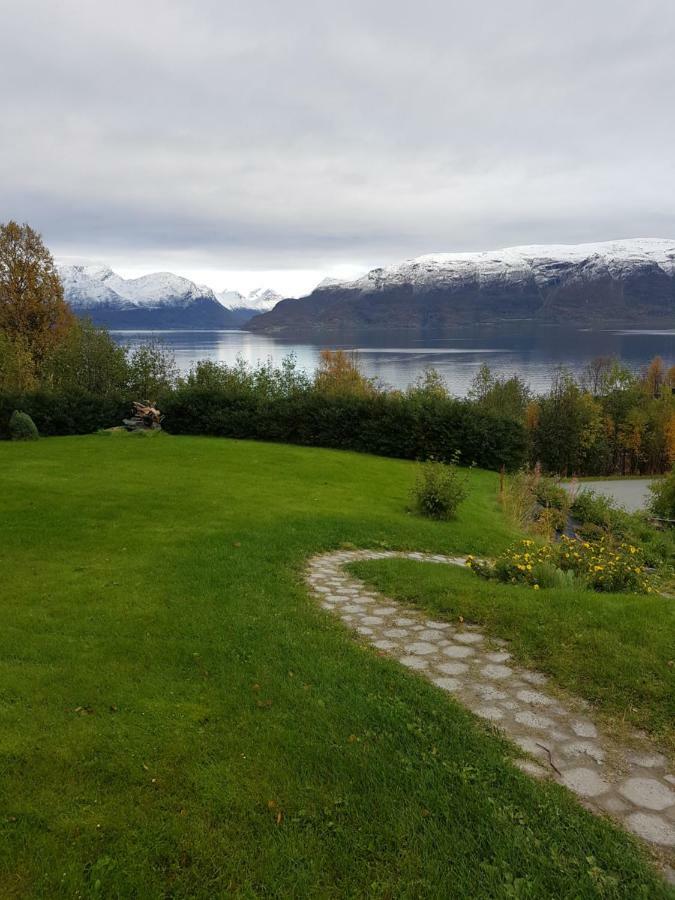 Solbakken 27 Apartment Lyngseidet Екстериор снимка