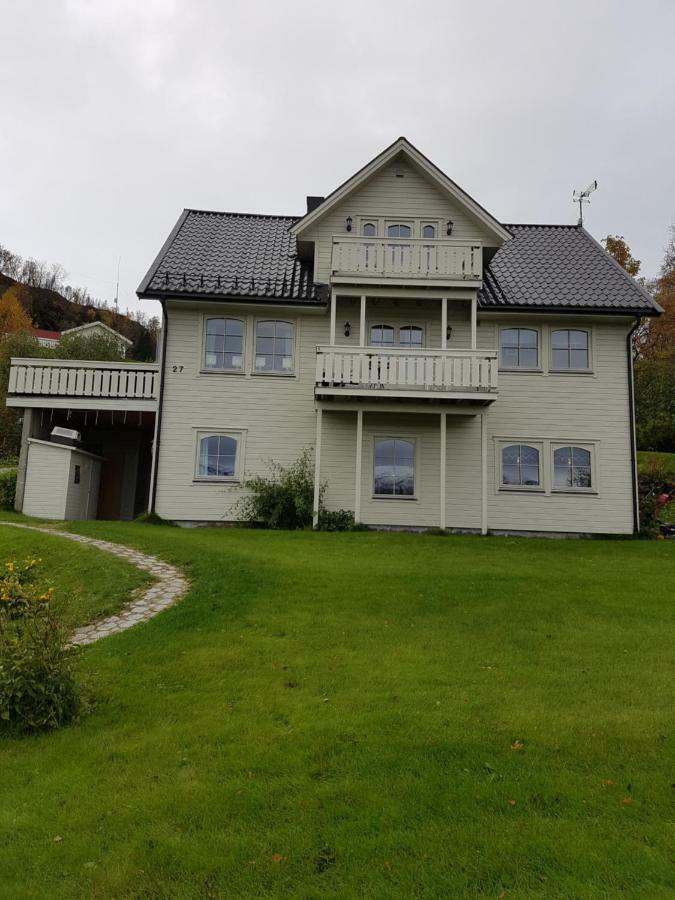 Solbakken 27 Apartment Lyngseidet Екстериор снимка